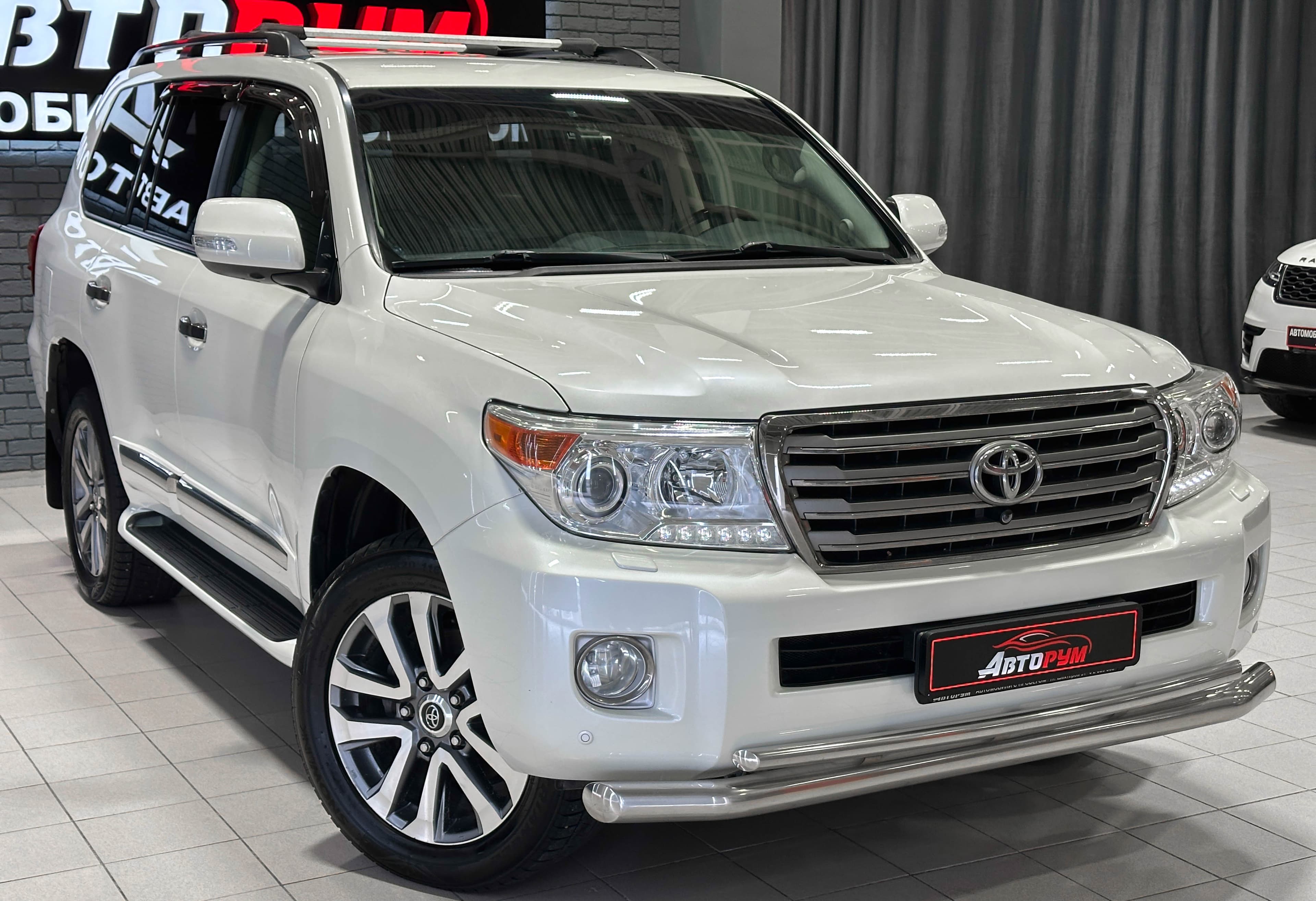 Toyota Land Cruiser 200 - 5